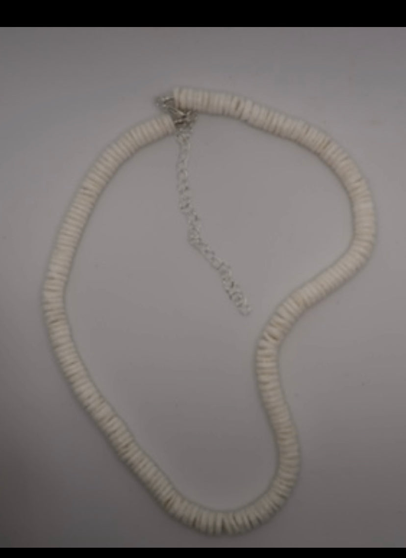 "Sandy" Natural Shells Choker Necklace